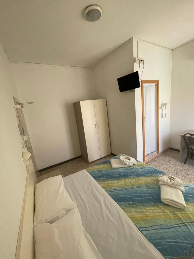 Hotel Moroni Rimini Luaran gambar