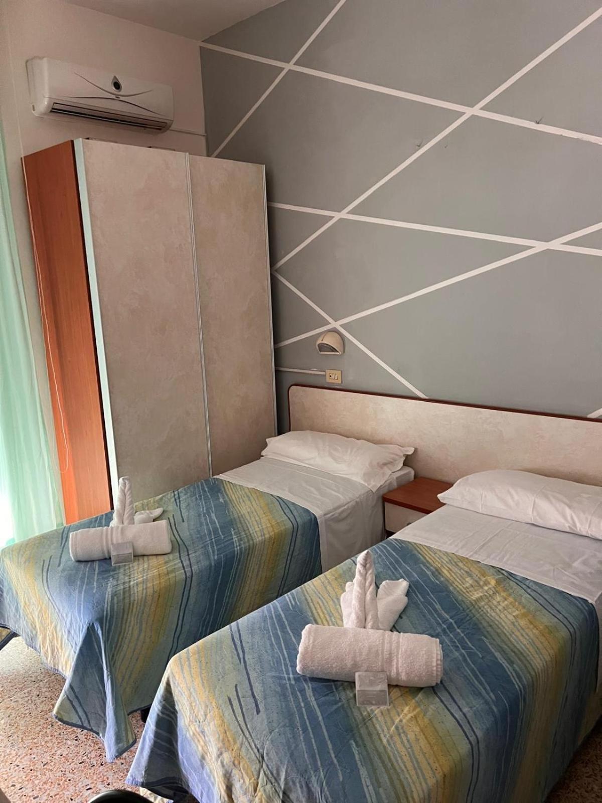 Hotel Moroni Rimini Luaran gambar
